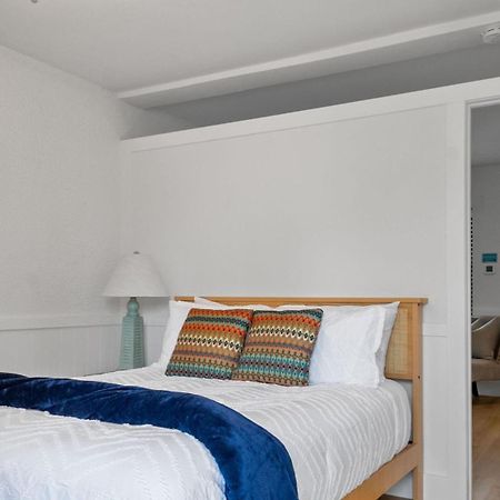 セント・ピート・ビーチ Sunset Beach House - Allヴィラ エクステリア 写真